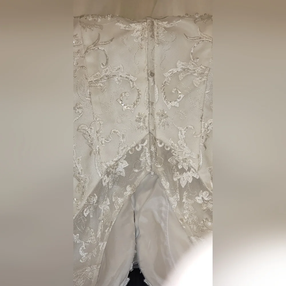 Nina Canacci Ivory Embroidered Wedding Dress - Picture 9 of 15